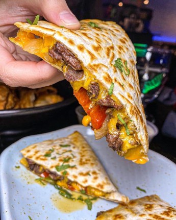 Gefüllte Rindersteak-Quesadillas