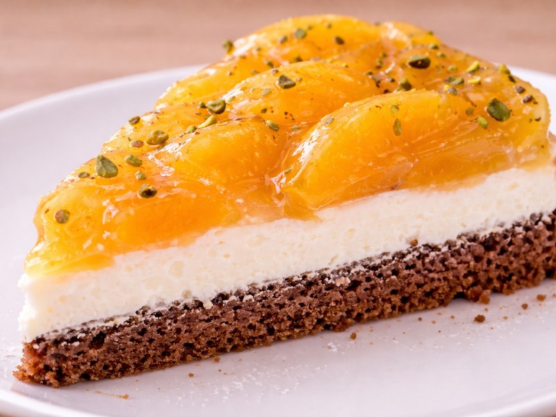 Pfirsich-Schmand-Torte mit Kakao-Boden – cremig & fruchtig