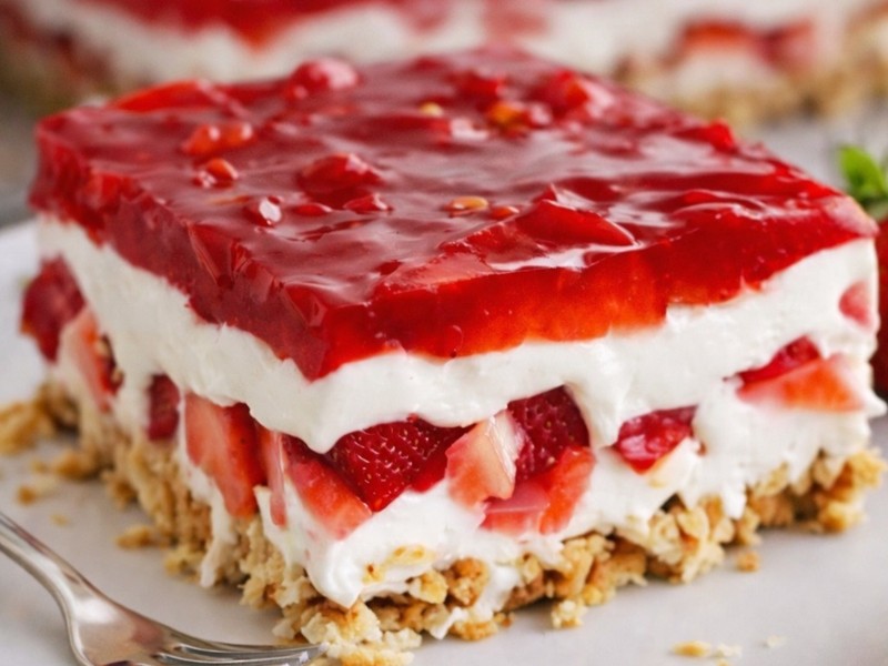 Erdbeer-Dessert mit Mascarpone und Quark – einfach und cremig